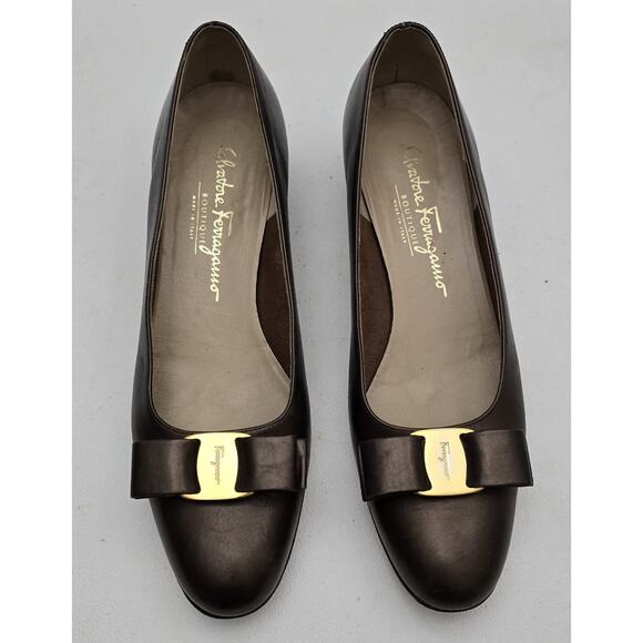 SALVATORE FERRAGAMO BOUTIQUE VARA Pumps Bronze Leather Bow Low Heel 9 AA ITALY - Picture 2 of 11